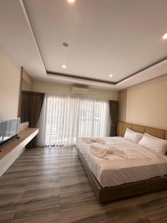 Sleep At Airport – Phuket